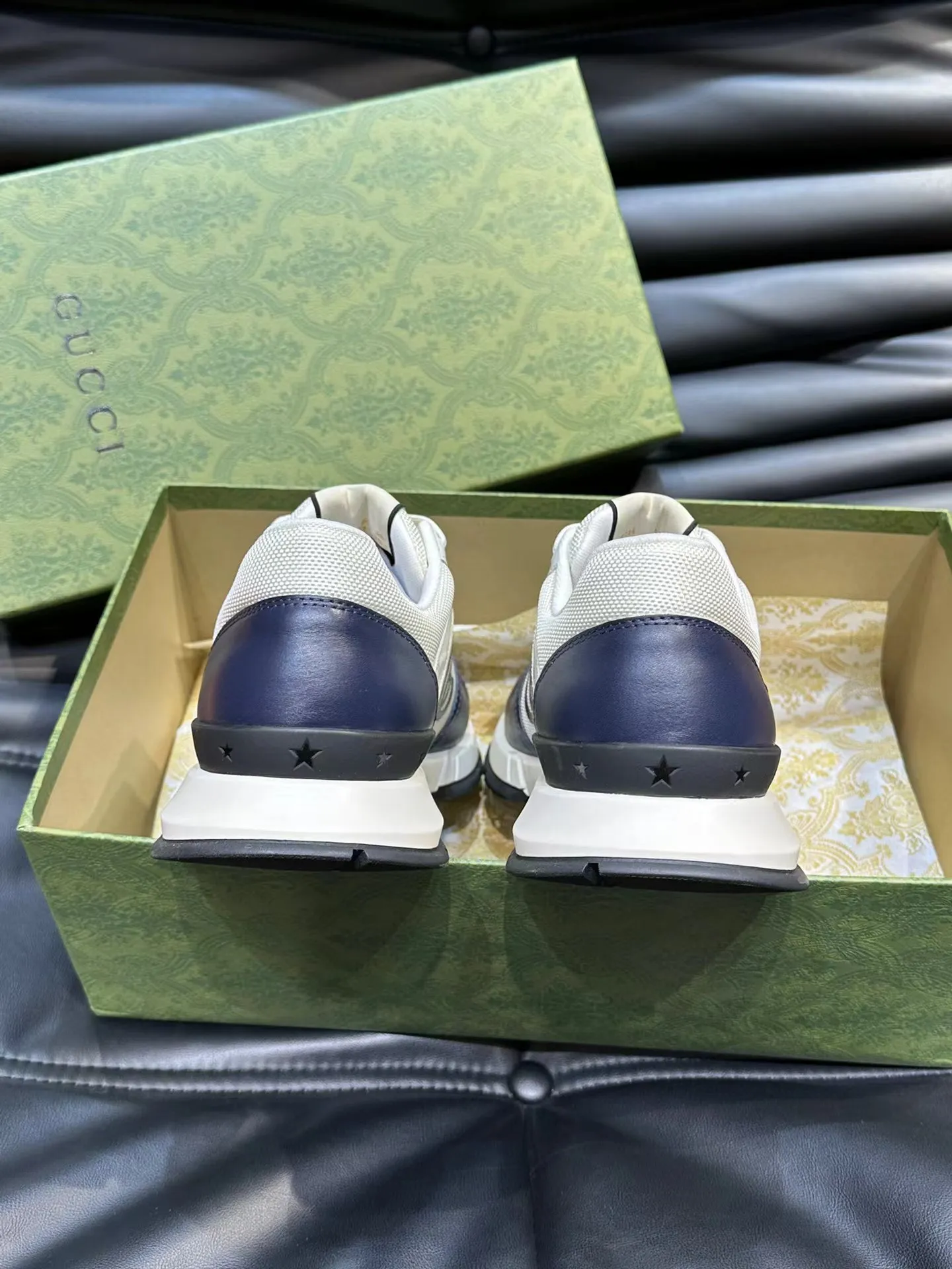 Factory price: 460💰Gucci new men's shoes GUCCI [Lightning] latest shoes are shipped. Original quality, fashionable, made of special materials, sheepskin lining, brand new packaging. The foot feels super comfortable and the workmanship is impeccable. Size: 38-45, Dingyi 45